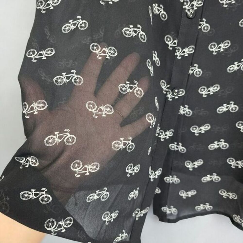 Torrid Top Blouse Womens Size 4 Black White Sheer Short Sleeve Bicycle Print NWT - Picture 8 of 13